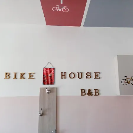 Apartment Bike House 3 