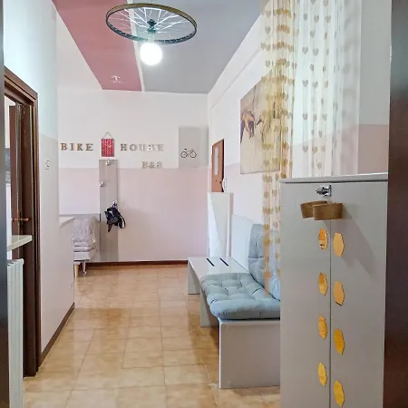 Apartment Bike House 3 